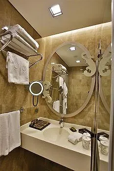 فندق Doubletree By Hilton Atasehir And Conference Centre 5*