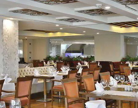 فندق Doubletree By Hilton Atasehir And Conference Centre 5*