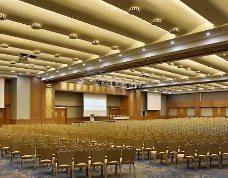 فندق Doubletree By Hilton Atasehir And Conference Centre 5*